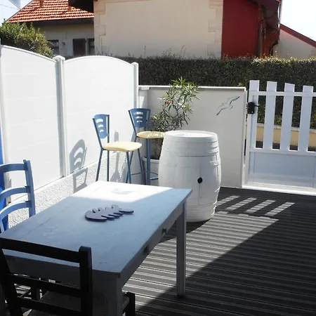 De Standing 200 M Dom wakacyjny