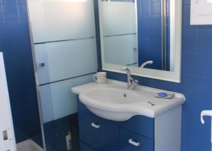 De Standing 200 M Nyaraló *