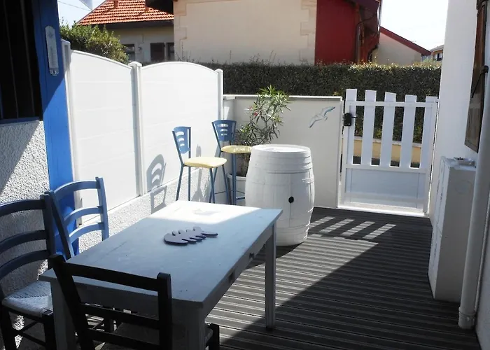 De Standing 200 M Nyaraló