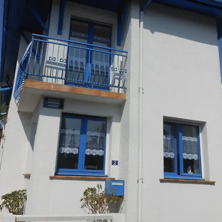 Feriehus De Standing 200 M *